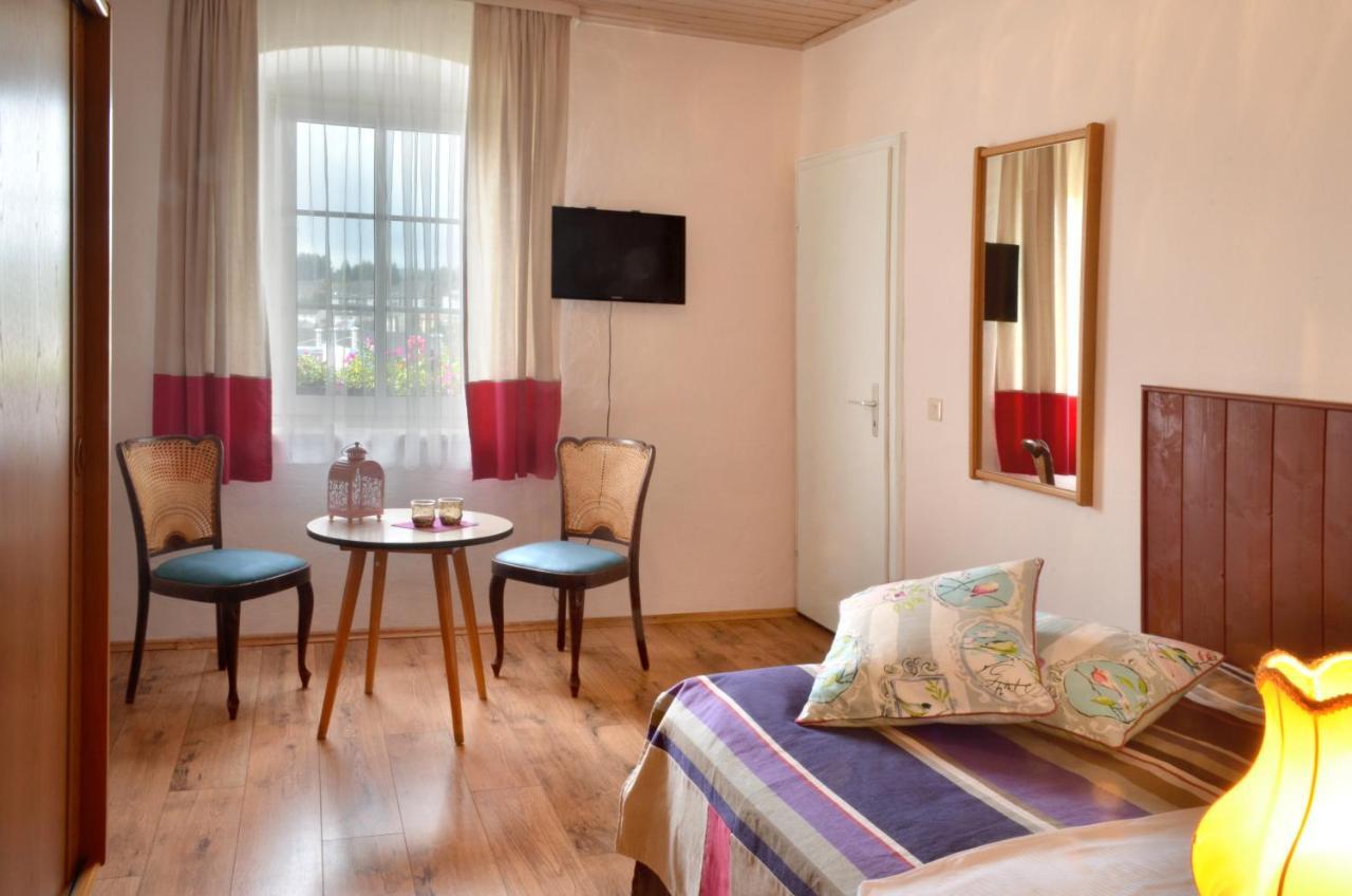 Gasthof Deutscher Adler Und Hotel Puchtler Бішофсґрюн Екстер'єр фото